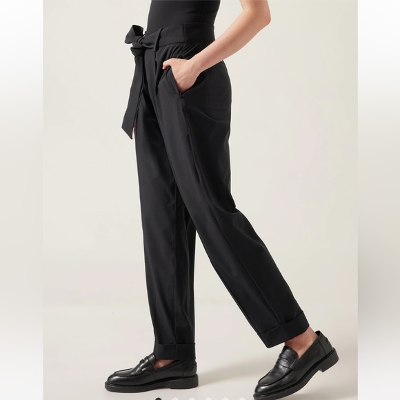 Athleta‎ Black Belted Cuffed ‘Cardiff’ Pant. Size 6T. - Picture 7 of 9